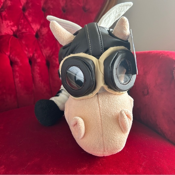 Universal Studios Cow Twister Movie Aviator Pilot Flying Wings Stuffed Plush 16” - Picture 9 of 10